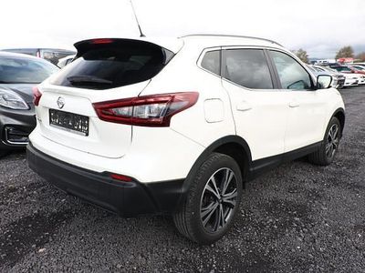 Pearl white pearl white Gebraucht 2020 Nissan Qashqai Acenta SUV | 17.095 € (Fairer Preis)