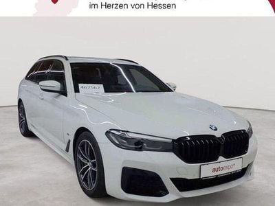 Gebraucht BMW 530 Sport Line 286 PS (210 kW) 2023 Alpinweiß Kombi
