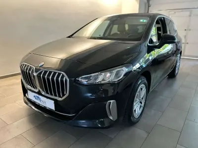 Gebraucht BMW 218 Active Tourer Luxury Line 136 PS (100 kW) 2023 Schwarz Van / Kleinbus