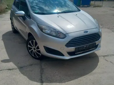 Gebraucht Ford Fiesta Titanium 82 PS (60 kW) 2013 Silber Limousine
