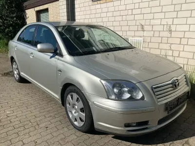Gebraucht Toyota Avensis Sol 177 PS (130 kW) 2006 Silber Kleinwagen