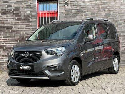 Gebraucht Opel Combo Life Innovation 131 PS (96 kW) 2020 Mondstein grau/e:vulkan grau Limousine
