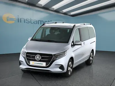 Gebraucht Mercedes V300 231 PS (169 kW) 2024 Silber Van / Kleinbus