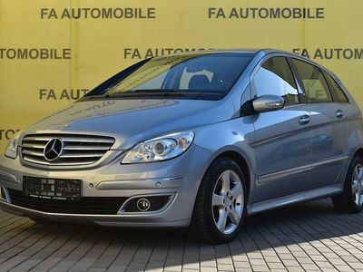 Blau Gebraucht 2005 Mercedes E200 Limousine | 4.000 € (Fairer Preis)