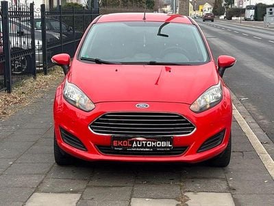 Gebraucht Ford Fiesta Trend 101 PS (74 kW) 2014 Rot Kleinwagen