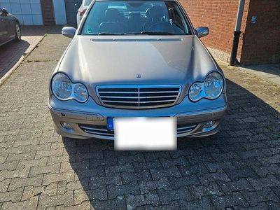 Gebraucht Mercedes C180 Avantgarde 143 PS (105 kW) 2005 Gold Limousine