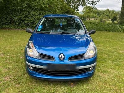 gebraucht Renault Clio III / 75PS / Blau / 185tkm
