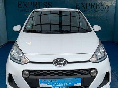 Gebraucht Hyundai i10 Trend 67 PS (49 kW) 2017 Weiß Kleinwagen