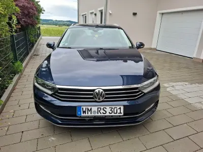 Gebraucht VW Passat Highline 150 PS (110 kW) 2017 Blau Kombi