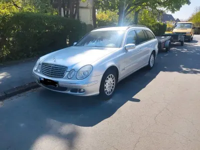 Gebraucht Mercedes E200 Elegance 163 PS (119 kW) 2005 Silber Limousine
