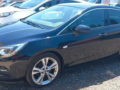 Gebraucht Opel Astra Ultimate 150 PS (110 kW) 2019 Schwarz Limousine