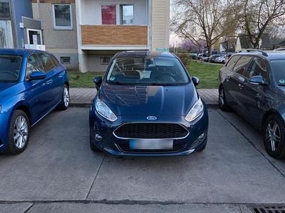 Gebraucht Ford Fiesta 100 PS (73 kW) 2017 Blau Kleinwagen
