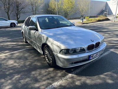 BMW 525