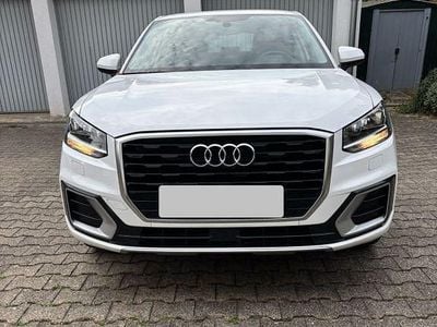 Weiß Gebraucht 2017 Audi Q2 Design SUV | 16.790 € (Fairer Preis)