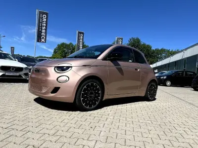 Neu Fiat 500e La Prima 86 kW (118 PS) 2026 Rose gold metallic Kleinwagen
