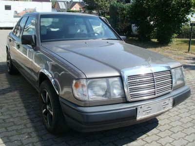 gebraucht Mercedes E230 Elegance , kein Rost ,H Kennz.