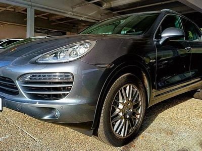 Grau Gebraucht 2013 Porsche Cayenne SUV | 24.950 € (Fairer Preis)