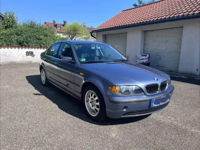 Gebraucht BMW 320 Performance 170 PS (125 kW) 2002 Blau Limousine