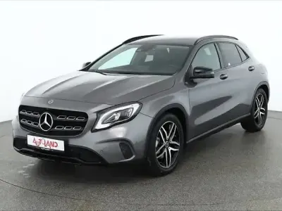 Gebraucht Mercedes GLA220 Urban 184 PS (135 kW) 2020 Grau SUV
