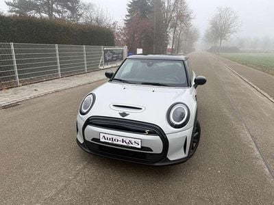 Gebraucht Mini Cooper SE 135 kW (184 PS) 2022 White silver Kleinwagen