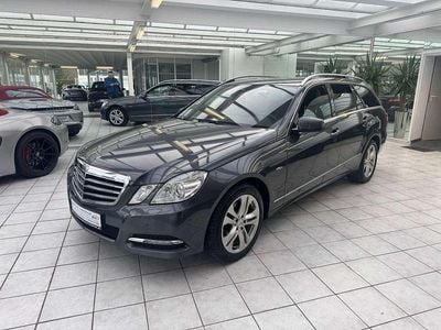 Grau Gebraucht 2011 Mercedes E200 Kombi | 7.700 € (Fairer Preis)