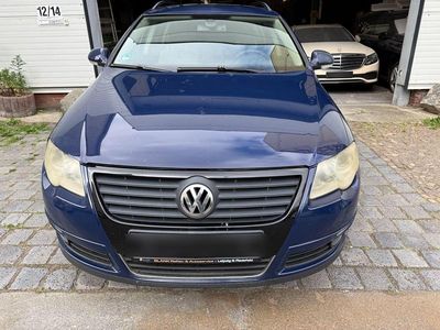 Gebraucht VW Passat 140 PS (102 kW) 2006 Blau Kombi