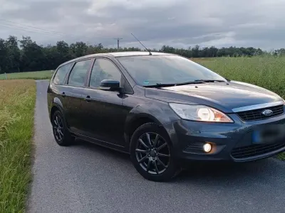 Gebraucht Ford Focus 80 PS (58 kW) 2010 Grau Kombi
