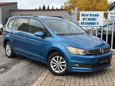 Blau Gebraucht 2019 VW Touran Comfortline Van / Kleinbus | 14.500 € (Fairer Preis)