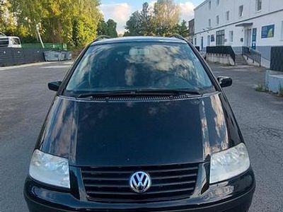 Begagnad VW Sharan 116 HK (85 kW) 2005 Svart Minibuss