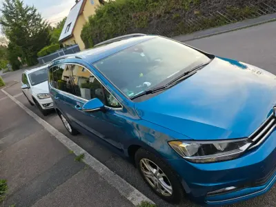 Używany VW Touran Highline 190 KM (139 kW) 2017 Niebieski Minivan