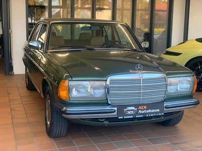 Grün Gebraucht 1984 Mercedes 200 Limousine | 8.980 €