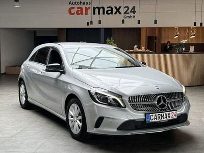 Gebraucht Mercedes A180 122 PS (89 kW) 2015 Silber Limousine