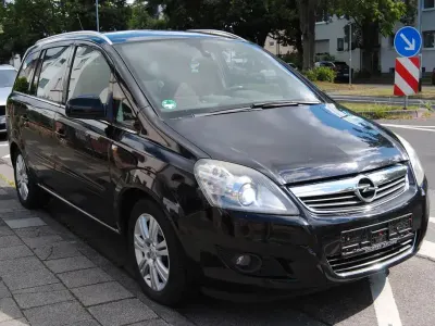 Gebraucht Opel Zafira Innovation 140 PS (102 kW) 2010 Schwarz Van / Kleinbus