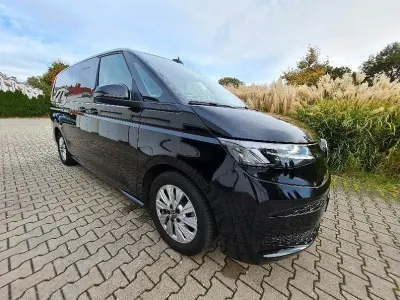 Gebraucht VW Multivan 150 PS (110 kW) 2023 Schwarz Van / Kleinbus
