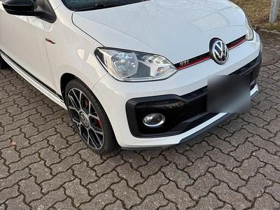 Weiß Gebraucht 2018 VW up! Kleinwagen | 11.490 €