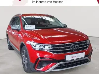 Gebraucht VW Tiguan Allspace Elegance 150 PS (110 kW) 2021 Kings red metallic SUV