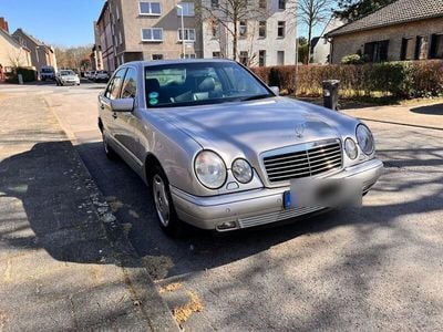 Mercedes E230