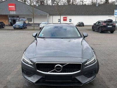 Gebraucht Volvo V60 Momentum 150 PS (110 kW) 2018 Grau Kombi