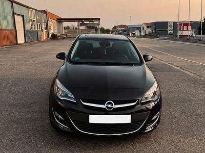 Gebraucht Opel Astra Edition 165 PS (121 kW) 2014 Schwarz Limousine