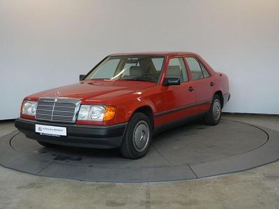 Rot Gebraucht 1988 Mercedes 200 Limousine | 8.990 €