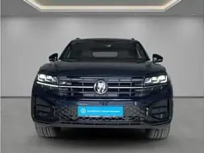 Gebraucht VW Touareg R-line 286 PS (210 kW) 2024 Blau (meloe blue kristalleffekt) SUV