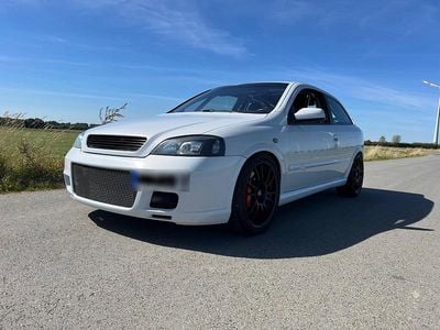Usata Opel Astra OPC 550 CV (404 kW) 1999 Bianco Coupé