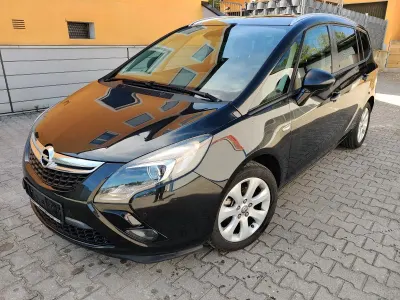 Usata Opel Zafira Tourer Style 140 CV (102 kW) 2015 Nero Monovolume