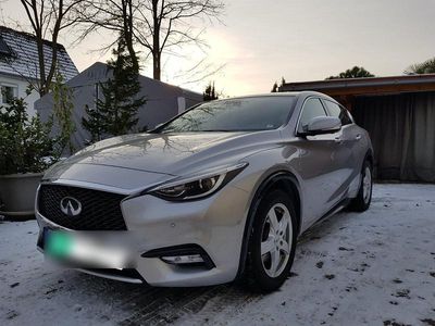 Gebraucht Infiniti Q30 Premium 170 PS (125 kW) 2016 Silber Limousine
