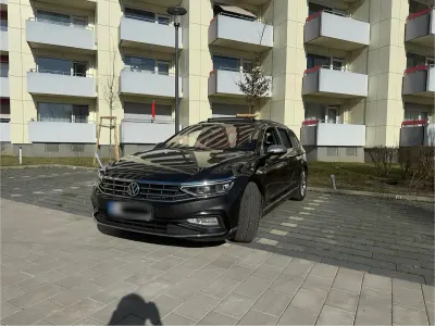 Usata VW Passat R-line 190 CV (139 kW) 2020 Grigio Station wagon