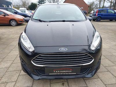 Gebraucht Ford Fiesta Titanium 125 PS (91 kW) 2015 Schwarz Limousine