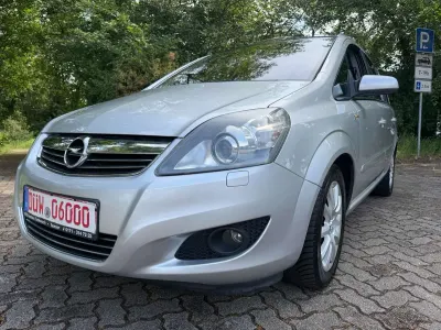 Gebraucht Opel Zafira Cosmo 110 PS (80 kW) 2008 Silber Van / Kleinbus