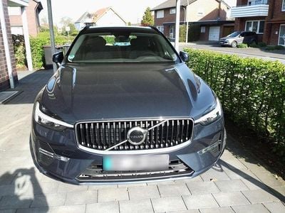 Second-hand Volvo XC60 Plus 197 CP (144 kW) 2024 Gri SUV