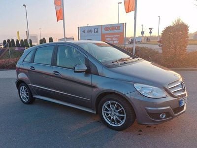 Usata Mercedes B180 116 CV (85 kW) 2010 Grigio Monovolume
