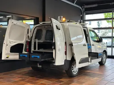 Używany Opel Combo Edition 131 KM (96 kW) 2020 Biały Minivan